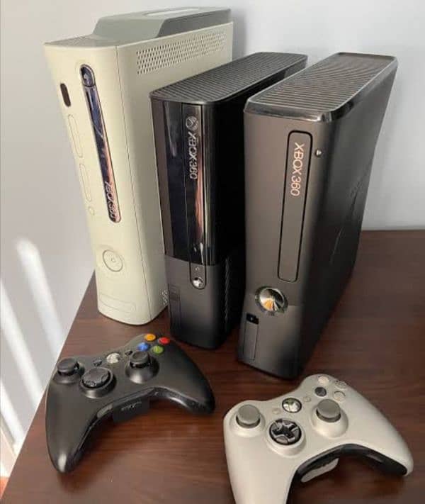 Xbox 360 with 3 controllers and 100 games 1