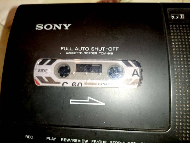 4 Band Radio, Panasonic Tape and SONY Tapes Available 3