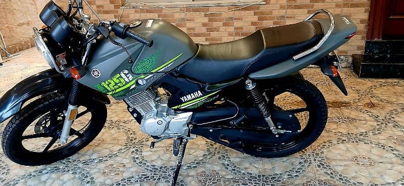 Yamaha YBR G Model like new only 300 driven 7