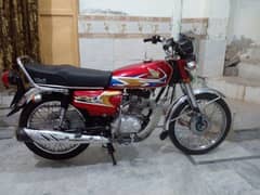 Honda 125 in good condition original document 20/21 model on my name