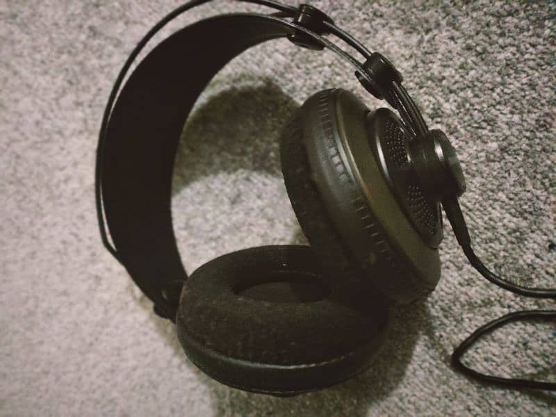 SAMSON SR850 PROFESSIONAL STUDIO HEADPHONES 3