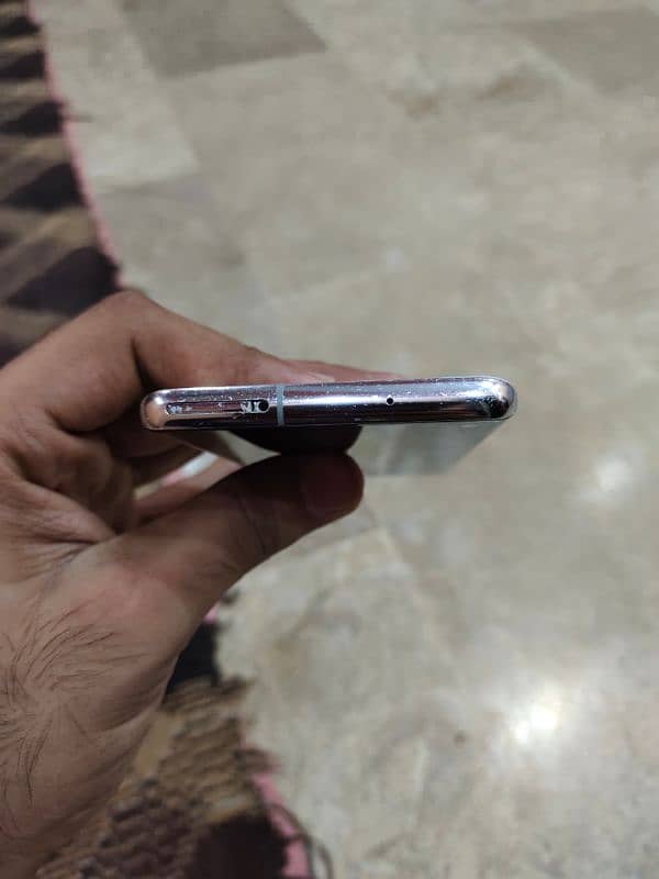 Samsung s10 8gb ram 128gb memomry 3