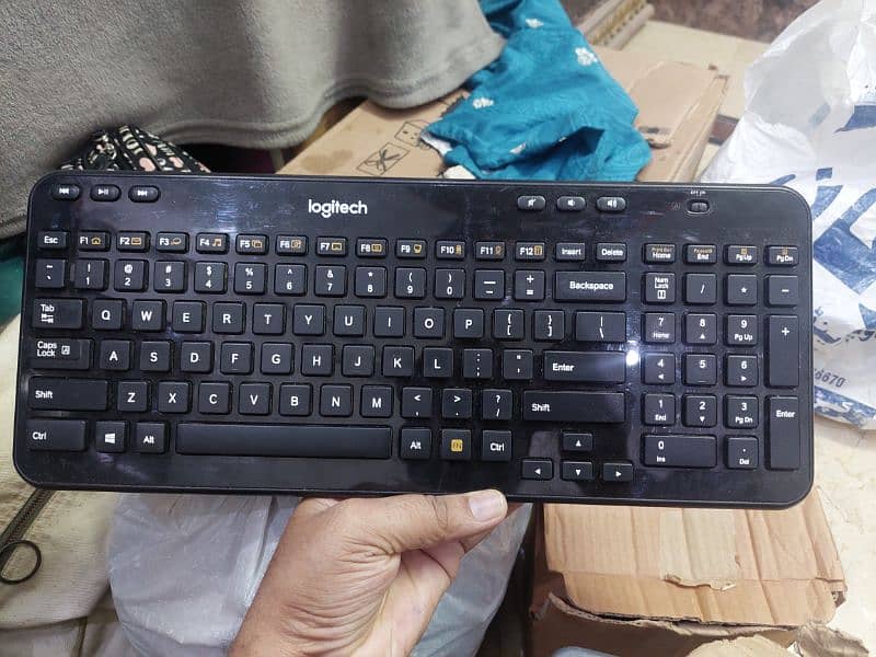 logitech k360 Wireles Keyboard 2