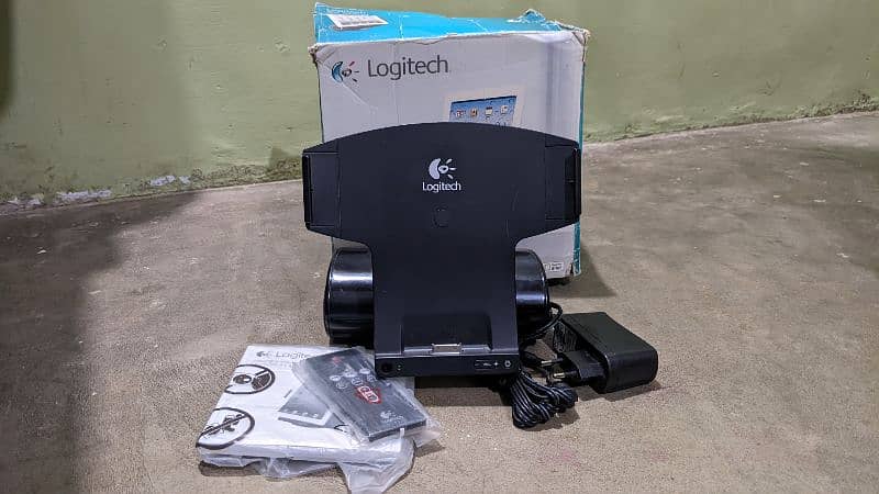 Logitech AV stand for iPad 2