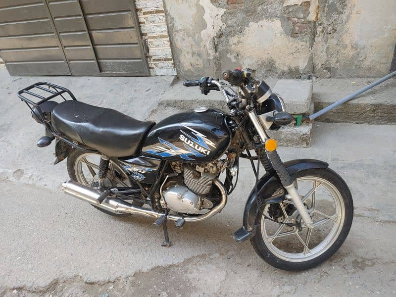 Suzuki GS 150 6