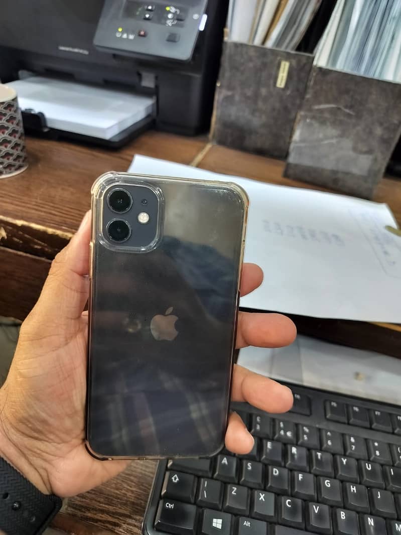 NON PTA APPLE IPHONE 11 (64GB) in black color 2