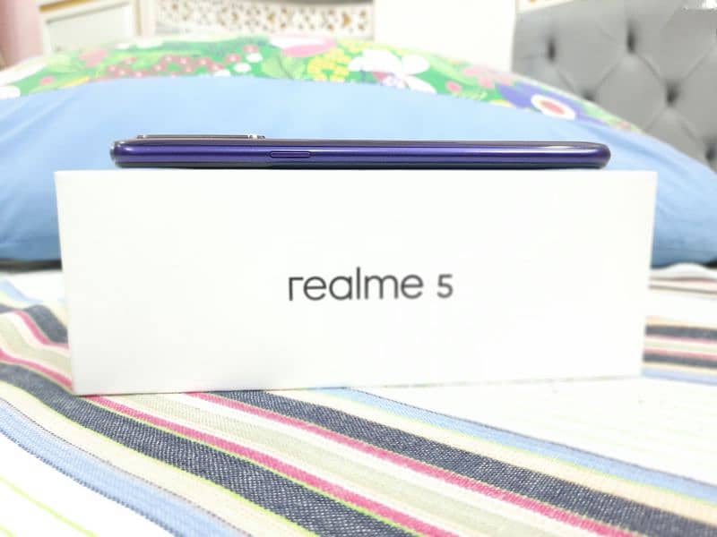 Realme 5 4/64 With Box 6