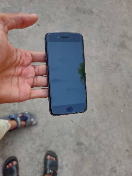 iPhone 8 64GB non-pta 2