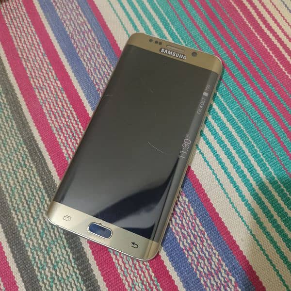 Samsung Galaxy S6 edge plus 4