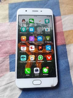 Oppo A57 3/32 only set condition apke pics mein dekho pta approved