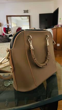 BEIGE HAND BAG