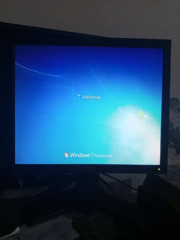 Dell 17 inach LCD far sale urgent 2