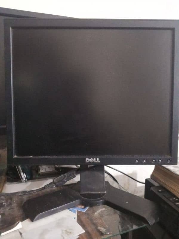 Dell 17 inach LCD far sale urgent 3