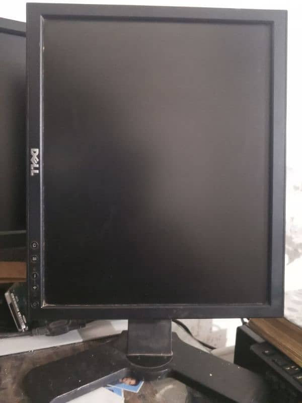 Dell 17 inach LCD far sale urgent 4