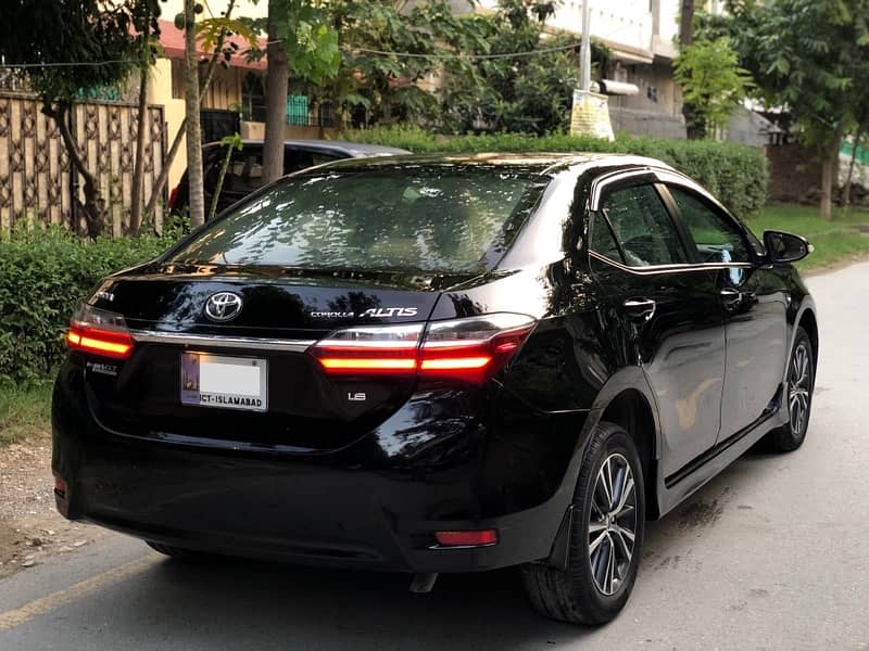 Toyota Corolla Altis 1.6 automatic 2018 3