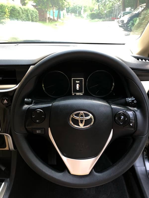 Toyota Corolla Altis 1.6 automatic 2018 11