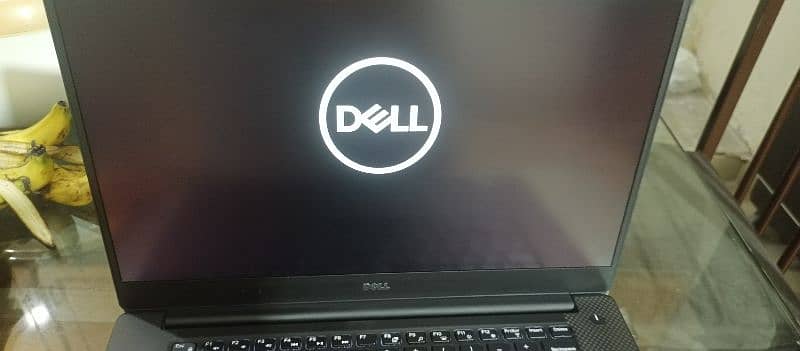 Dell precision 5520 2k resolution 16 gb 512 Gb i7 7th generation 6