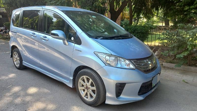 Honda Freed Hybrid 1.5 , 7 Seater , Model 2013 0