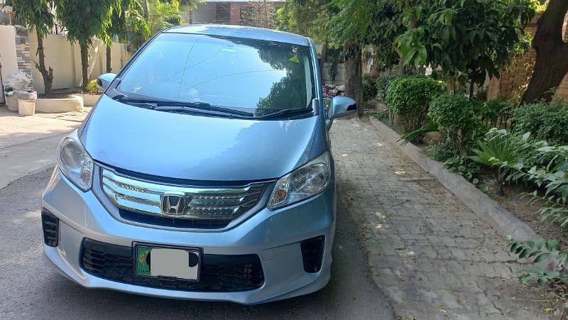 Honda Freed Hybrid 1.5 , 7 Seater , Model 2013 1