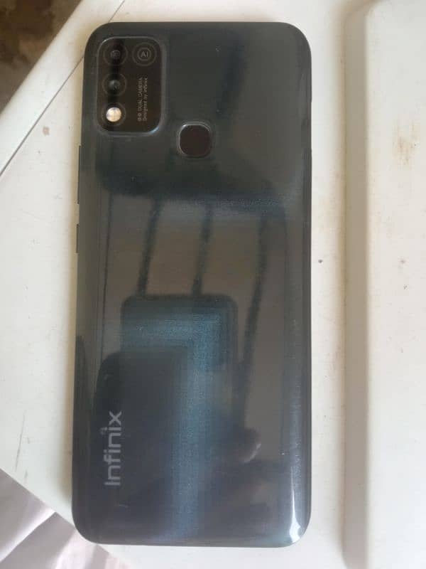 Infinix Hot 10 play 4/64 Lush condition One hand Ladies used 1