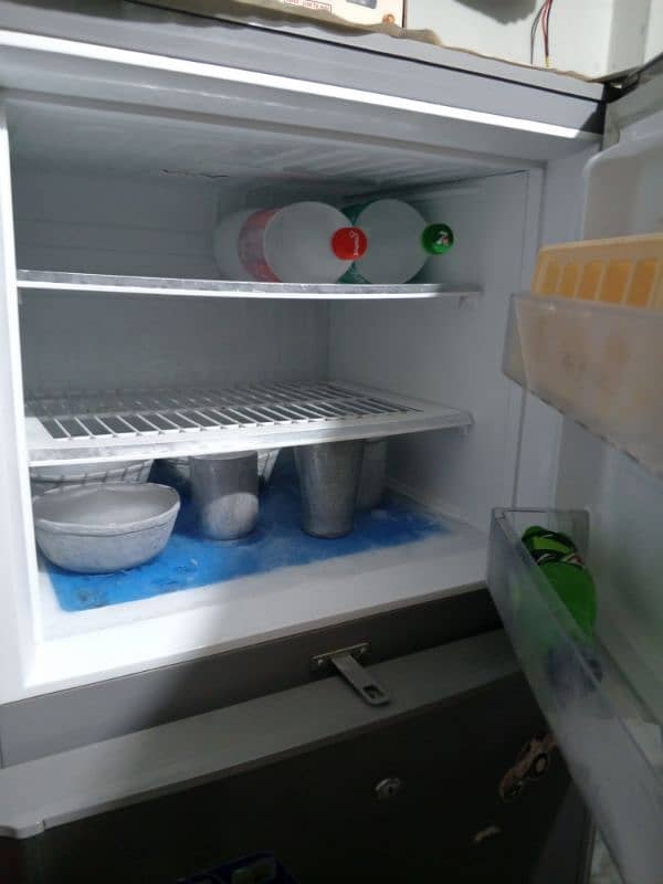 pel Refrigerator Medium size All ok working condition 4