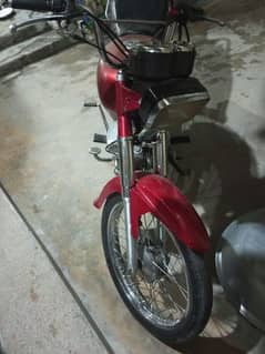 United 100 bike 2017  modil for sale urgent