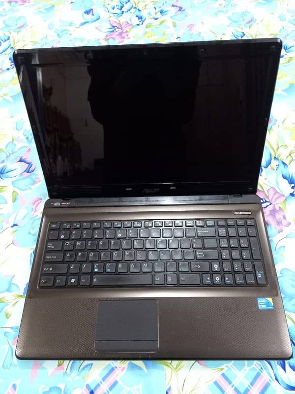 Asus Laptop 4 Gb ram 250 Rom 1