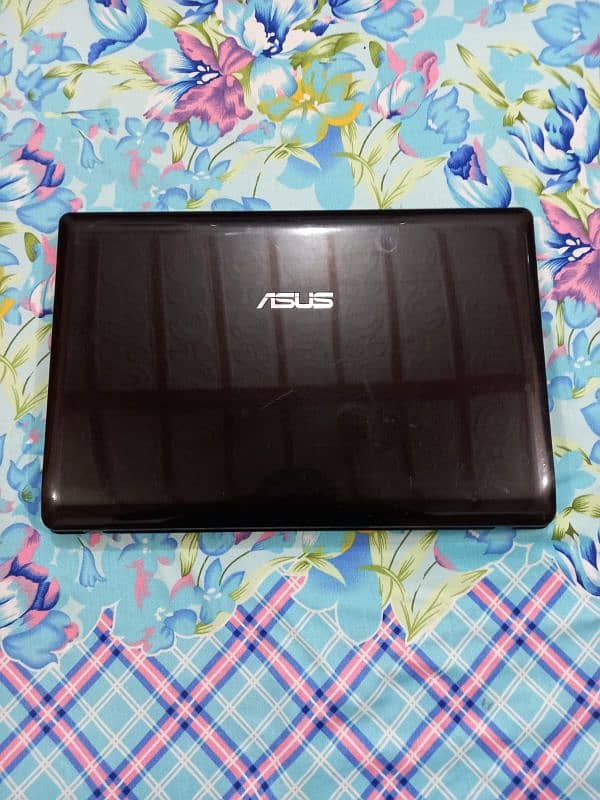 Asus Laptop 4 Gb ram 250 Rom 2