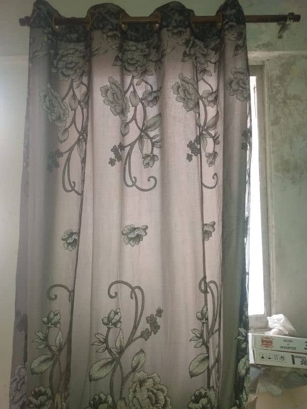 three curtain good condition hai 4