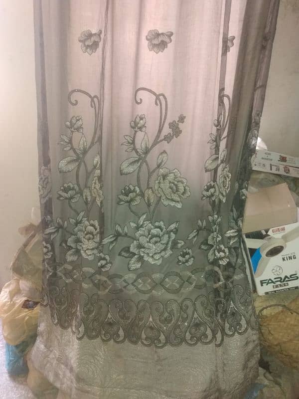 three curtain good condition hai 5