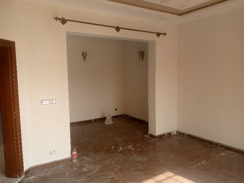 13 Marla house for rent in bahria town phase 8 B block Gas available 4