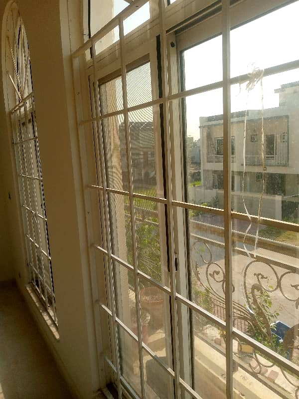 13 Marla house for rent in bahria town phase 8 B block Gas available 21