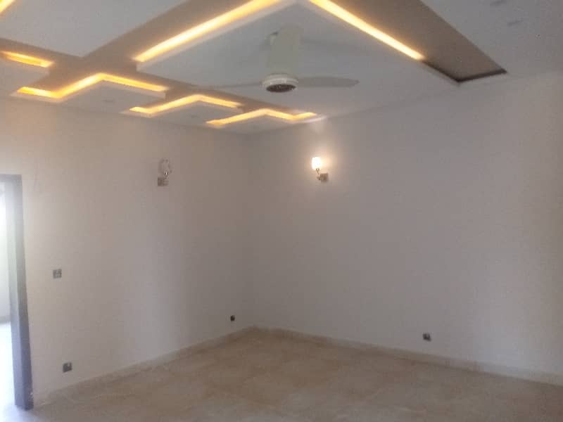 13 Marla house for rent in bahria town phase 8 B block Gas available 22