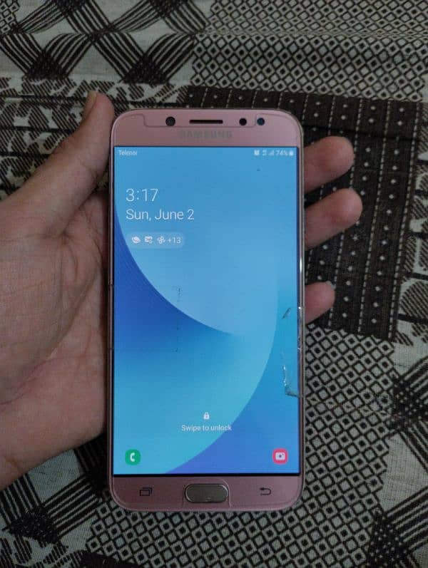 Samsung J7 Pro 0