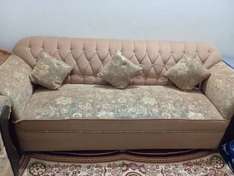 5 Seater Sofa Set in Lush Condition 2