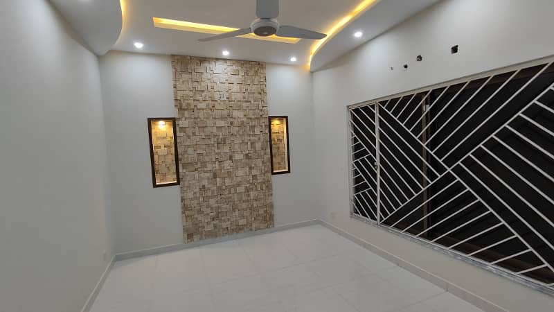 5 Marla Independent Ground Portion Available For Rent In Gulraiz With Seprate Gate 18