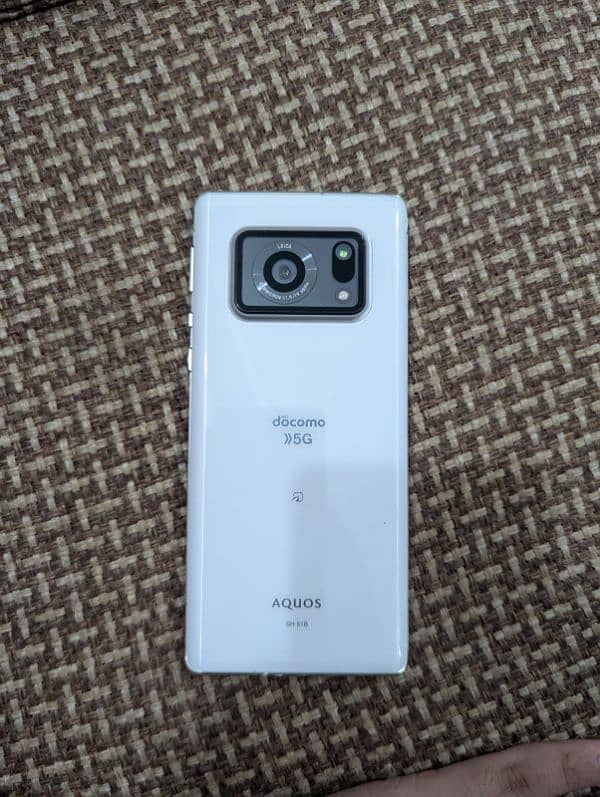 Sharp Aquos R6 10/10 condition 5