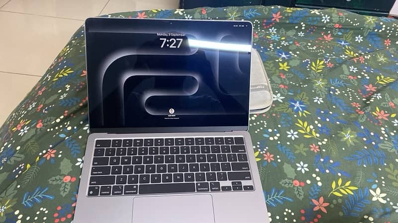 macbook air m2 8/256 13.66inch 0