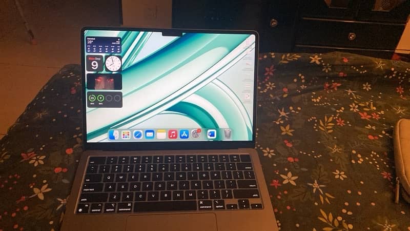 macbook air m2 8/256 13.66inch 4