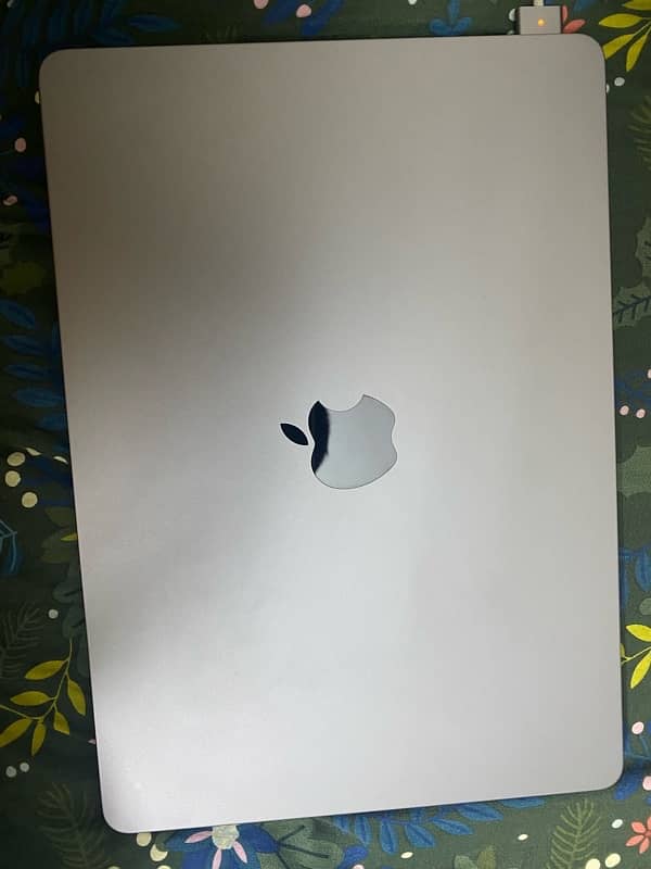 macbook air m2 8/256 13.66inch 6