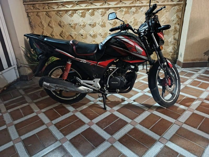 Honda CB150F 6