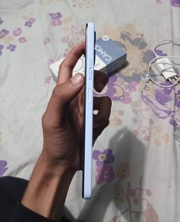 tecno camon 19 neo (6/128) with complete box 2