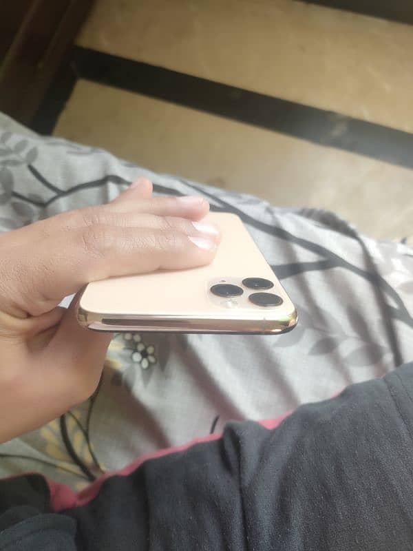 iphone 11 pro max non pta 1