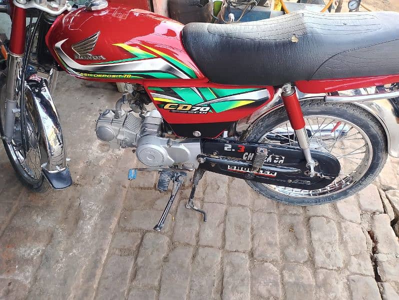 bike All ok condition 10by10 ha use bhi kam howi ha or final price h 3