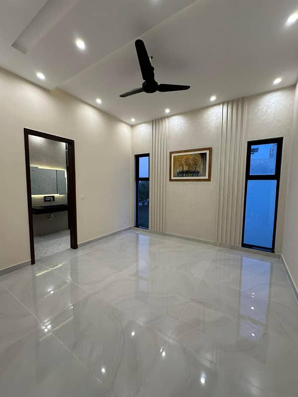 10 Marla Luxury Designer House For Sale In Bahria Town Lahore In Low budget price 18