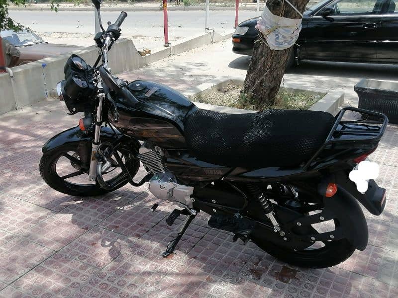 YAMAHA YB125zdx 4