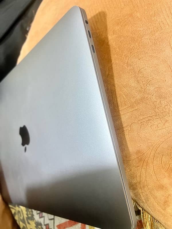 apple pro book Mac i5 5