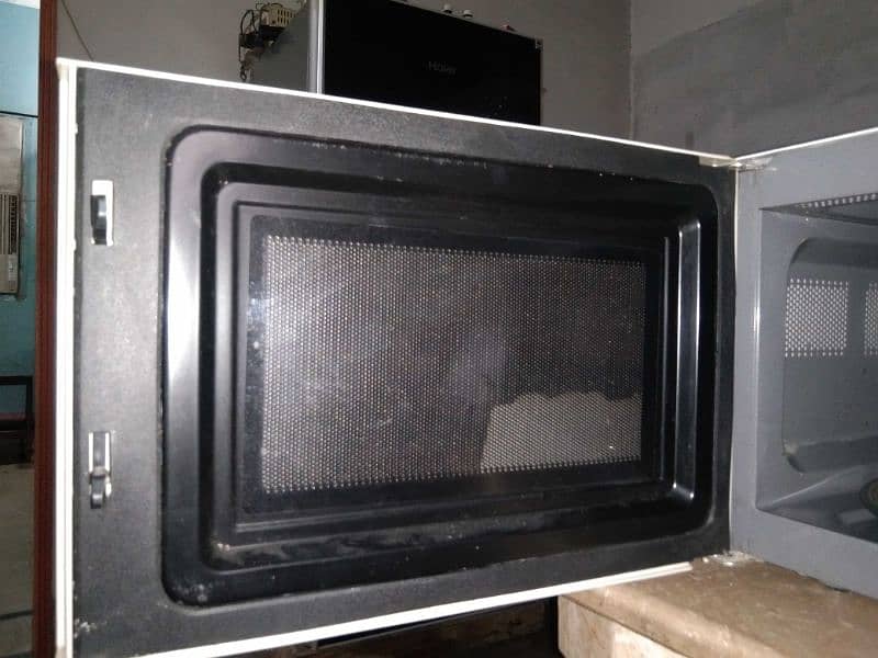 microwave oven 9