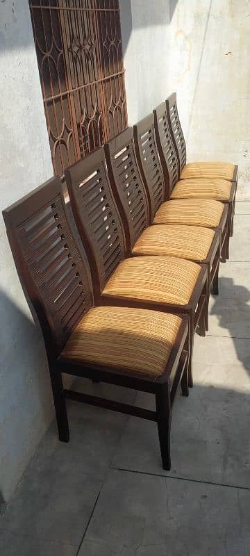 Dining Table Set with Six Chairs in Pure Wood Excellent Condition 0