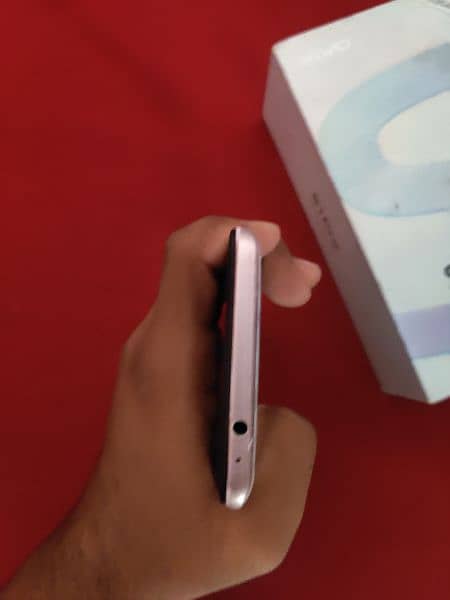 VIVO S1 pro with box and original charger 4